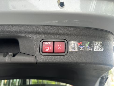 Certified 2025 Mercedes-Benz GLE 450e 4MATIC image 15