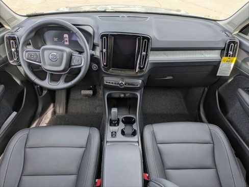 New 2026 Volvo XC40 B5 Core w/ Climate Package AWD/4WD image 11