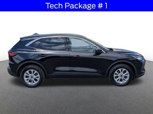 Used 2023 Ford Escape Active w/ Tech Pack #1 AWD/4WD image 2