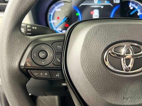Used 2025 Toyota RAV4 XLE AWD/4WD image 18