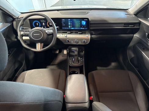 Used 2024 Hyundai Kona SE image 28