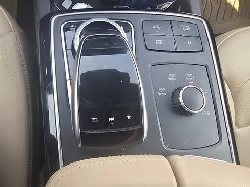 Used 2017 Mercedes-Benz GLS 450 4MATIC image 32