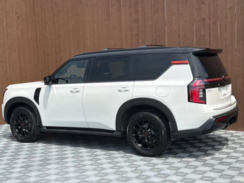 Used 2025 Nissan Armada PRO-4X AWD/4WD image 18