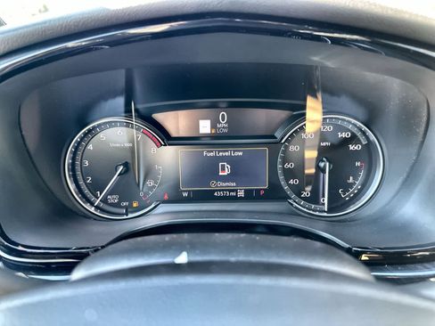 Used 2023 Cadillac XT6 Premium Luxury image 17