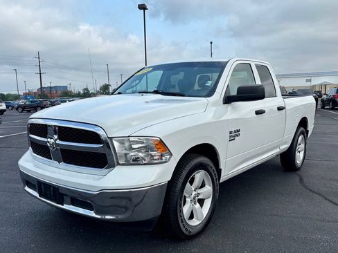 Used 2024 RAM 1500 Classic SLT AWD/4WD image 3