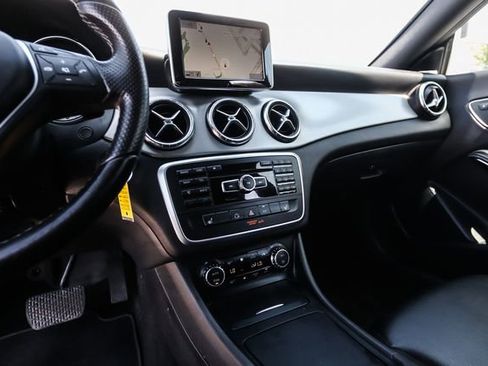 Used 2014 Mercedes-Benz CLA 250 image 35
