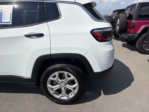 Used 2024 Jeep Compass Sport AWD/4WD image 8