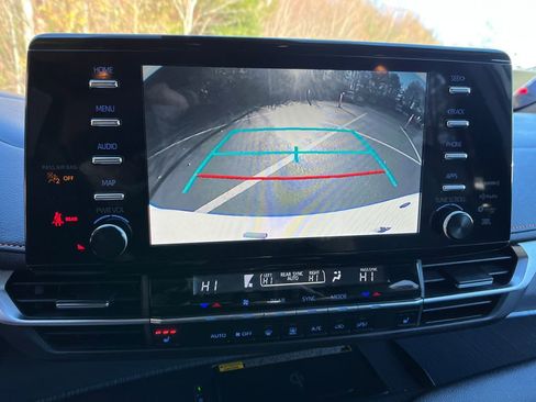 Used 2024 Toyota Sienna XSE image 19