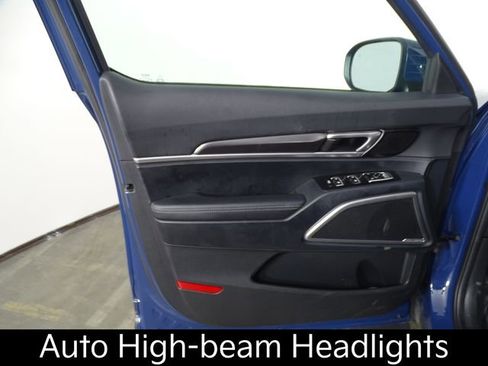 Used 2024 Kia Telluride S image 17