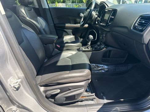 Used 2018 Jeep Compass Limited w/ Navigation Group AWD/4WD image 12