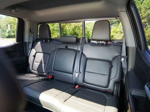 Used 2021 Chevrolet Silverado 1500 LT Trail Boss w/ Convenience Package II AWD/4WD image 33