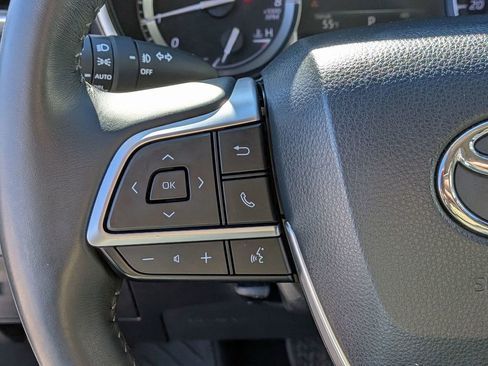 Used 2022 Toyota Highlander XLE image 20