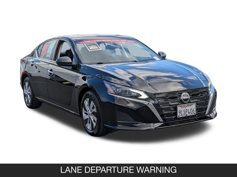 Used 2024 Nissan Altima 2.5 S FWD image 2