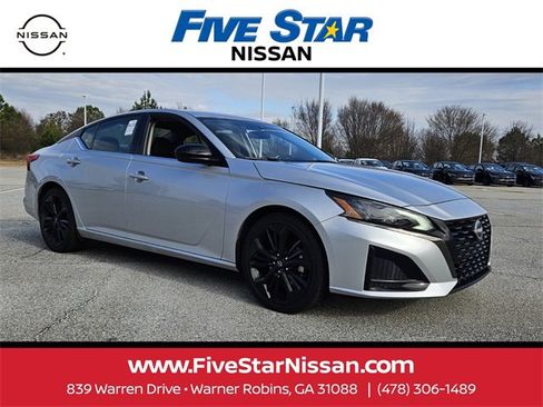 Used 2024 Nissan Altima 2.5 SR image 1