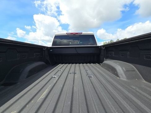 Used 2024 GMC Sierra 2500 Denali Ultimate AWD/4WD image 11