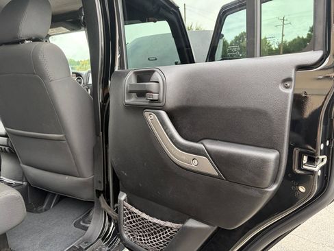 Used 2012 Jeep Wrangler Unlimited Sport AWD/4WD image 46