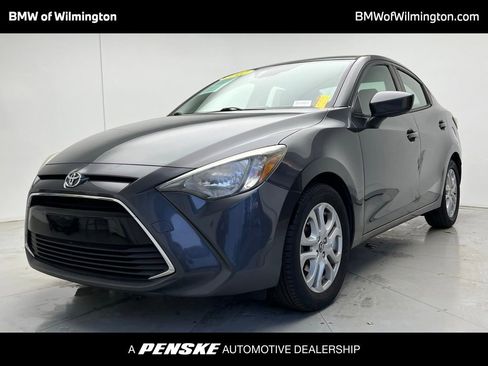 Used 2017 Toyota Yaris iA image 1