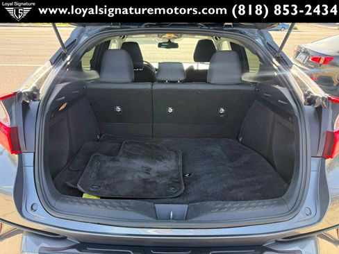 Used 2018 Toyota C-HR XLE FWD image 9