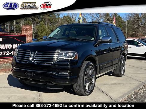 Used 2017 Lincoln Navigator Reserve AWD/4WD image 3