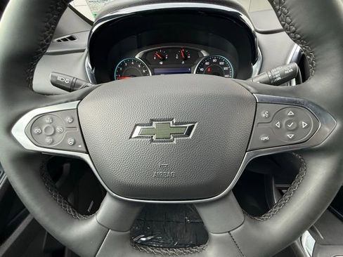 Used 2023 Chevrolet Traverse RS FWD image 27