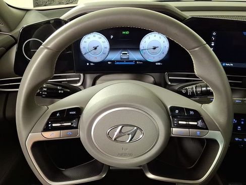 Used 2023 Hyundai Elantra SEL w/ Convenience Package FWD image 18
