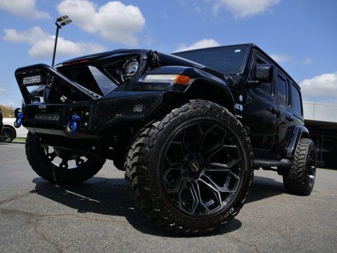 Used 2022 Jeep Wrangler Unlimited Sahara w/ Cold Weather Group image 11