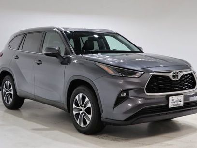 Used 2023 Toyota Highlander XLE