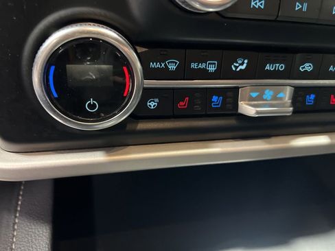 Used 2024 Ford Expedition XLT image 29