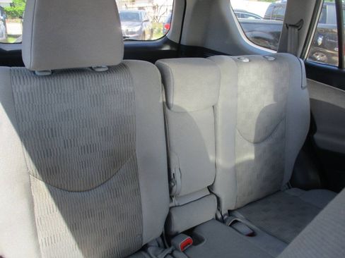Used 2011 Toyota RAV4 4WD w/ Base L4 Extra Value Pkg image 34