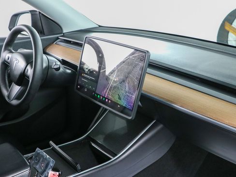 Used 2021 Tesla Model Y 2WD image 21