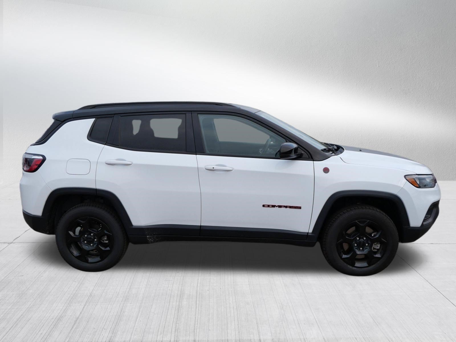 Used 2023 Jeep Compass Trailhawk AWD/4WD image 8