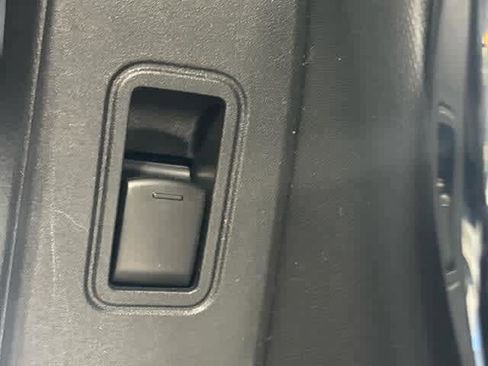 Used 2022 Nissan Frontier SV image 32