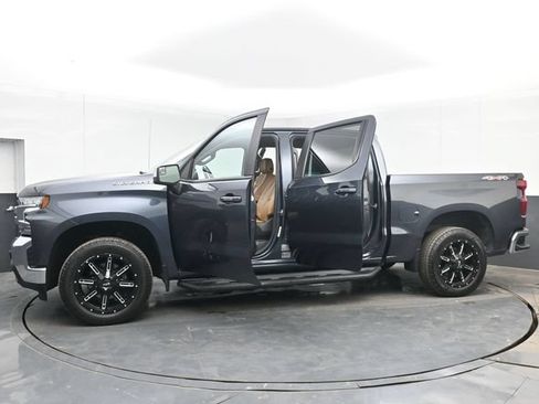 Used 2021 Chevrolet Silverado 1500 LT AWD/4WD image 49