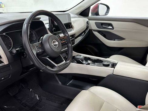 Used 2023 Nissan Rogue SL w/ SL Premium Package image 12