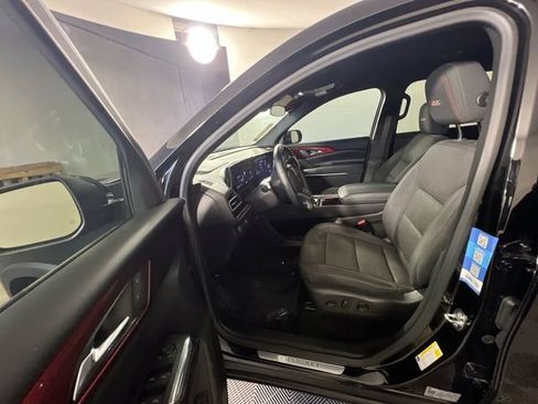 Used 2024 Chevrolet Traverse Z71 AWD/4WD image 14