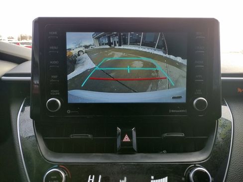 Used 2022 Toyota Corolla LE image 4