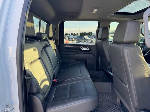 Used 2025 Chevrolet Silverado 2500 LTZ w/ Trail Boss Package image 15