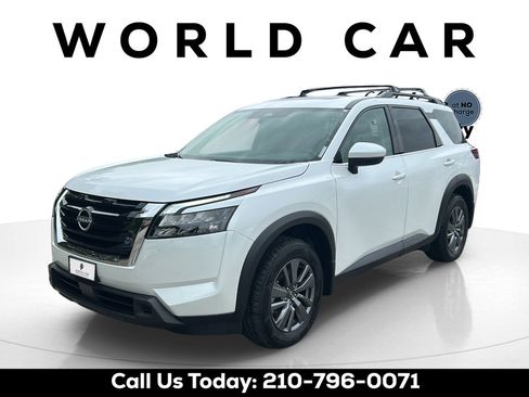 Used 2025 Nissan Pathfinder SV w/ SV Premium Package FWD image 7