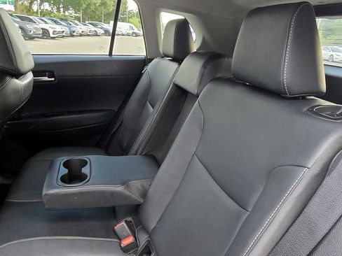 Used 2022 Toyota Corolla Cross XLE FWD image 29
