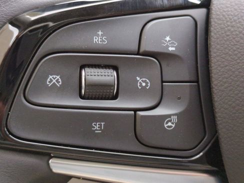 Used 2024 Buick Enclave Essence w/ Technology Package image 24