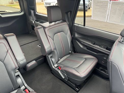 Used 2023 Ford Expedition Limited image 17