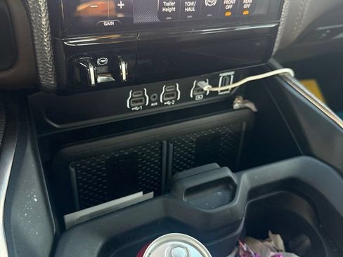 Used 2025 RAM 2500 Limited AWD/4WD image 17