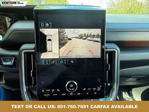 Used 2025 GMC Yukon XL Denali AWD/4WD image 26
