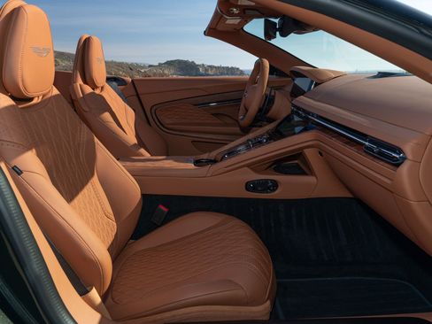 Used 2025 Aston Martin DB12 Convertible RWD image 18