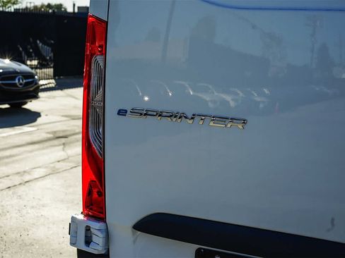 New 2024 Mercedes-Benz eSprinter 170 Cargo image 11