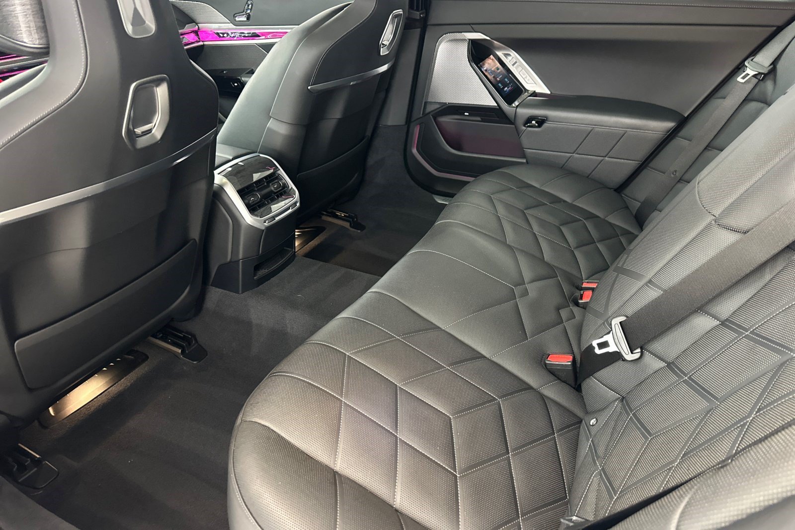 Used 2023 BMW 740i RWD image 24
