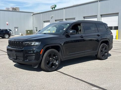 Used 2022 Jeep Grand Cherokee L Laredo AWD/4WD image 1