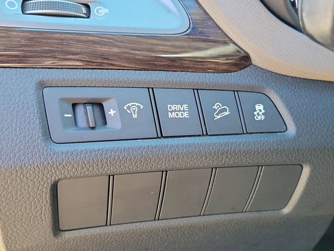 Used 2017 Hyundai Santa Fe Sport image 19