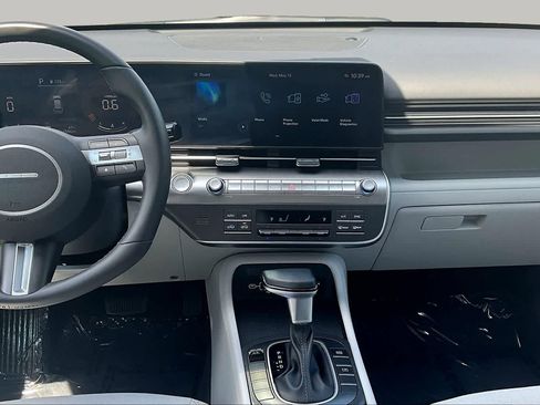 Used 2025 Hyundai Kona SEL FWD image 7
