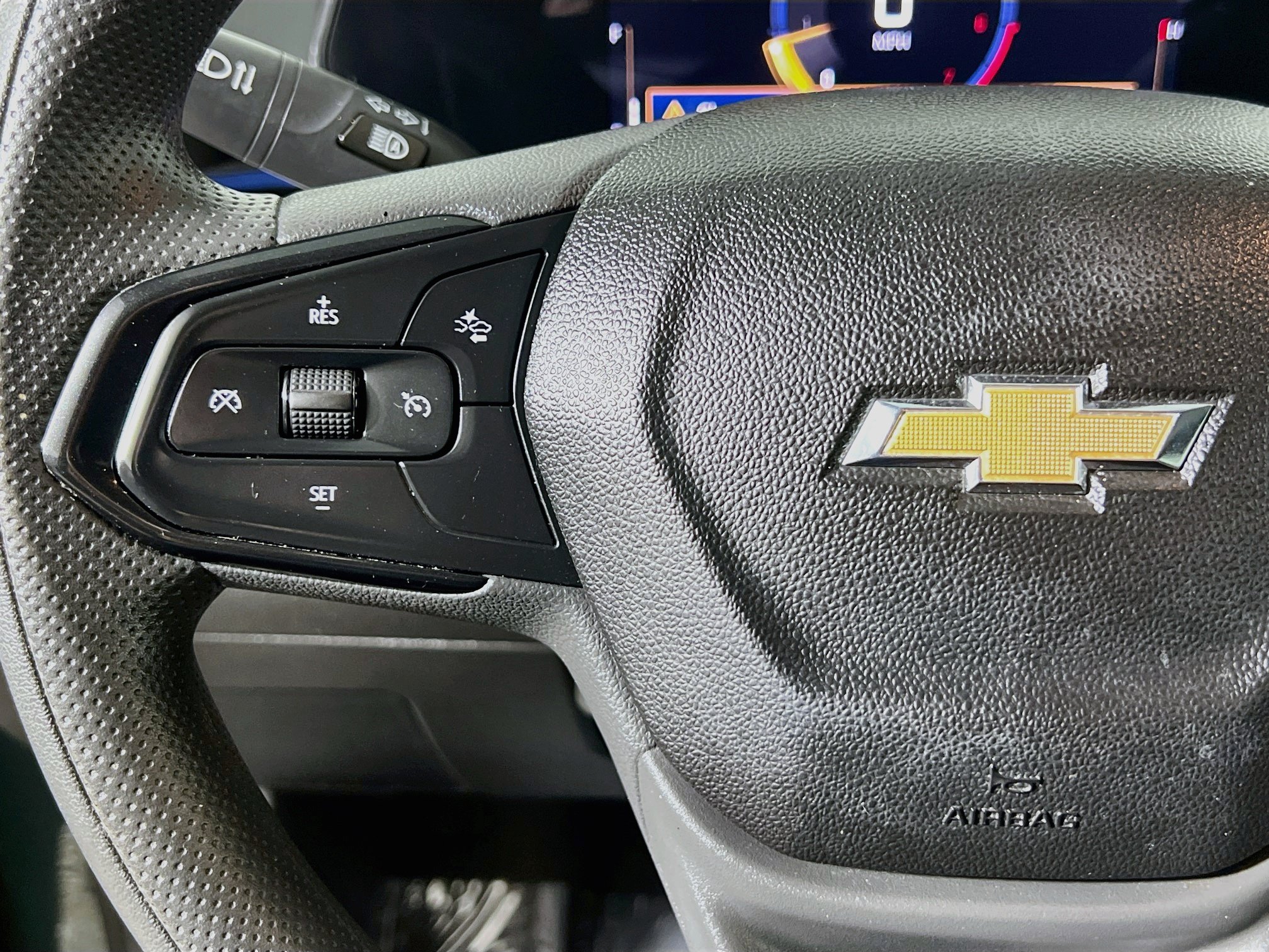 Used 2025 Chevrolet Trax LT FWD image 18